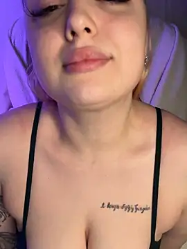 KellyMoors online show from 04/20/26, 01:30