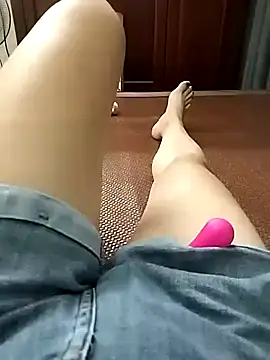 Lili 2love online show from 10/16/25, 01:01