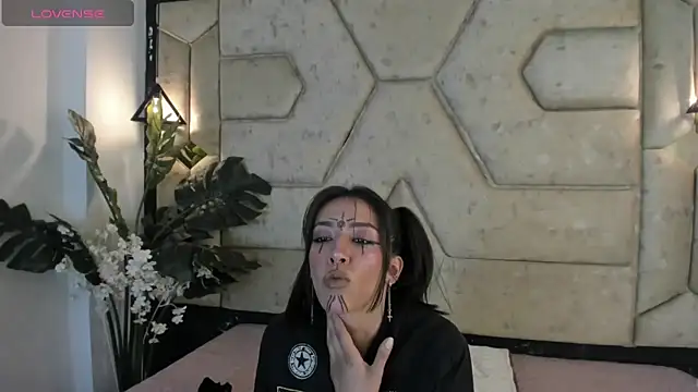 Julieta Slav3 online show from 04/21/26, 08:55