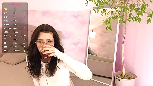 ElizabethMilller  online show from 05/06/26, 03:39