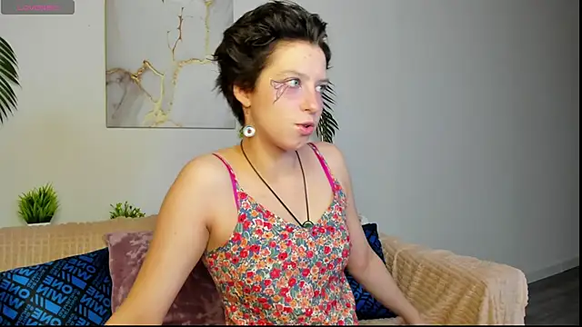 Sara Frayer online show from 11/18/25, 09:14