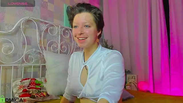 Sara Frayer online show from 12/20/25, 01:45