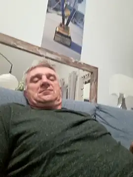 Snapshot of Vintermelon2 chatting on 06/04/26, 04:51 Vintermelon2 online show from 06/04/26, 04:51