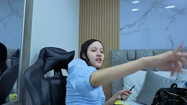 angel  kiss online show from 02/06/26, 12:30