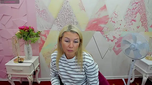 Hanna any4 online show from 10/07/25, 11:07