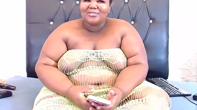 LadyBear2002 online show from 04/08/26, 05:46