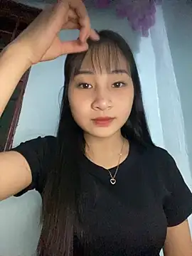 banlinh004 online show from 10/18/25, 02:18