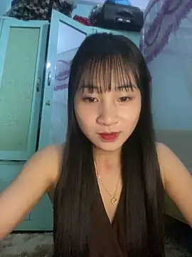 banlinh004 online show from 02/18/26, 04:03