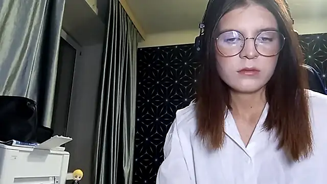 LissaKradfer online show from 10/11/25, 01:20