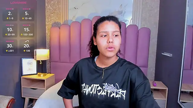 AriaVega online show from 12/19/25, 12:01