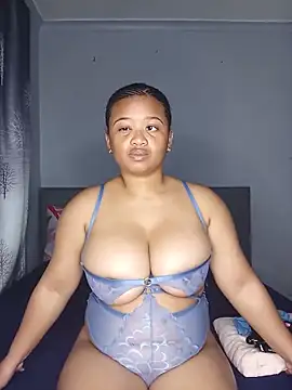 Sultrytits6 online show from 06/18/26, 09:30