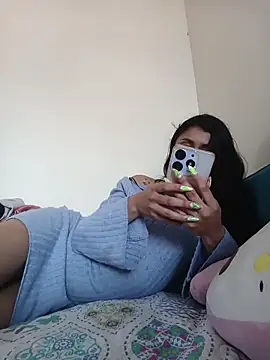 caramel doll   online show from 11/18/25, 04:33