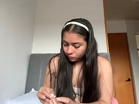 Snapshot of camilita1820 chatting on 10/21/25, 08:31 camilita1820 online show from 10/21/25, 08:31