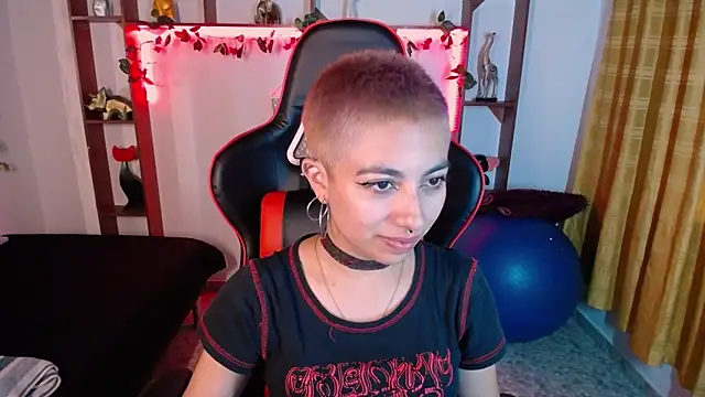 lunarichy22 online show from 11/05/25, 08:20