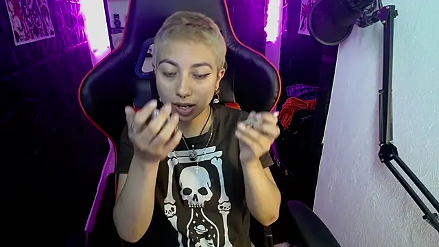 lunarichy22 online show from 11/14/25, 07:56