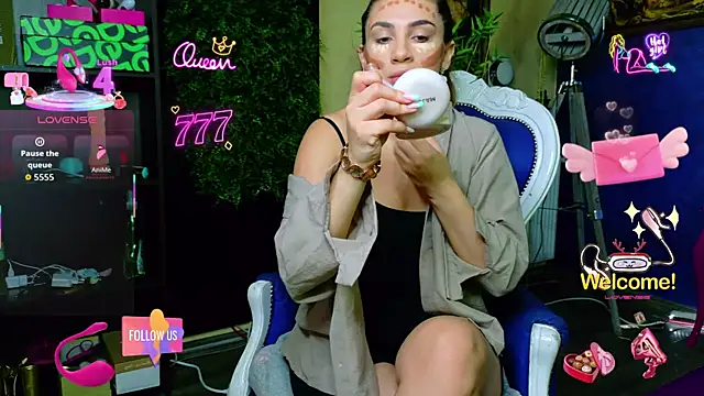 Snapshot of nicolepalmer chatting on 07/02/26, 05:35 nicolepalmer online show from 07/02/26, 05:35
