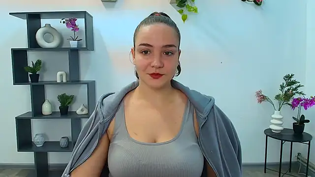 OliviaMontgommery online show from 10/06/25, 05:16