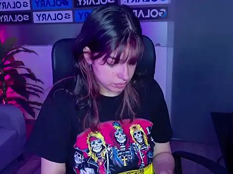 Snapshot of Violetta_Swett_ chatting on 11/14/25, 01:21 Violetta Swett online show from 11/14/25, 01:21