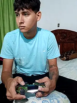 Snapshot of Luisneljc chatting on 07/22/26, 10:45 Luisneljc online show from 07/22/26, 10:45