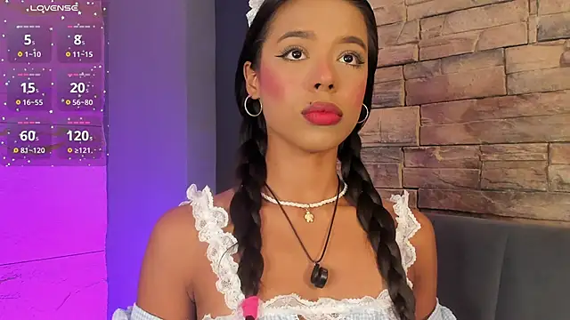 naomi hill1 online show from 12/01/25, 10:15