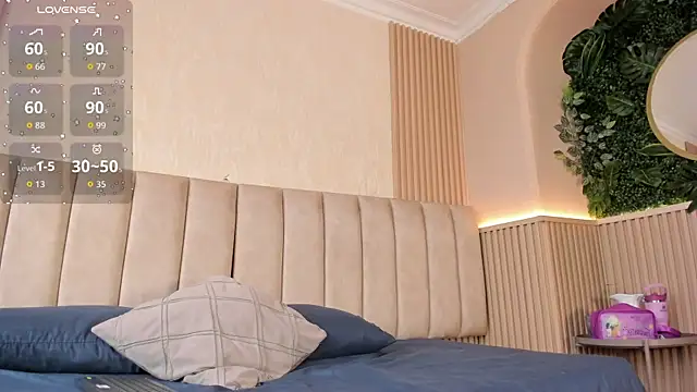 naomi hill1 online show from 04/17/26, 02:20