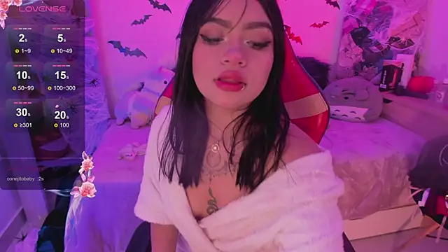 Snapshot of emma_soffia chatting on 10/25/25, 02:13 emma soffia online show from 10/25/25, 02:13