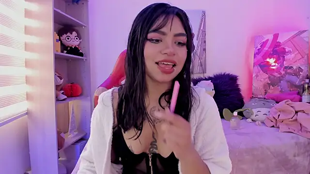 Snapshot of emma_soffia chatting on 11/28/25, 06:43 emma soffia online show from 11/28/25, 06:43