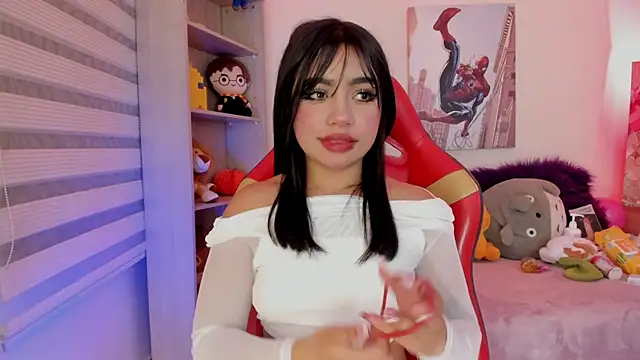 Snapshot of emma_soffia chatting on 12/18/25, 01:22 emma soffia online show from 12/18/25, 01:22