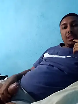 Snapshot of MorangoDoAmor53 chatting on 11/12/25, 06:58 MorangoDoAmor53 online show from 11/12/25, 06:58