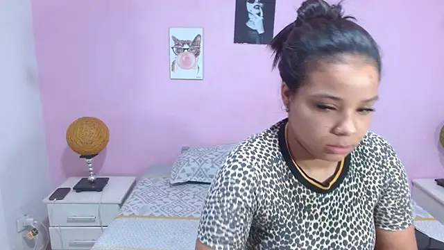 alessia nichols online show from 10/21/25, 07:14