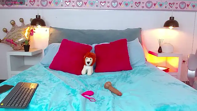 Suzy1  online show from 01/17/26, 07:39