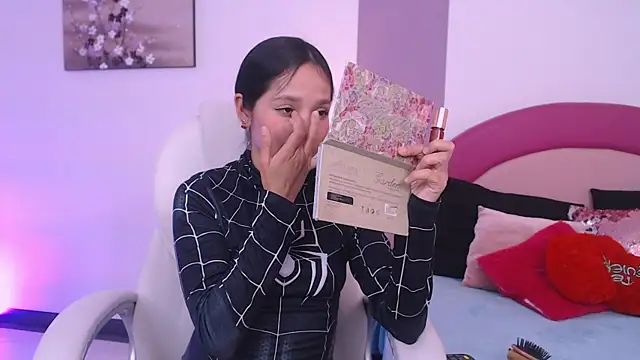 Suzy1  online show from 04/02/26, 07:33