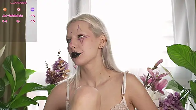 RanyThomson online show from 10/18/25, 08:04