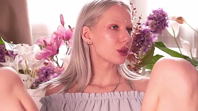 RanyThomson online show from 11/15/25, 12:34