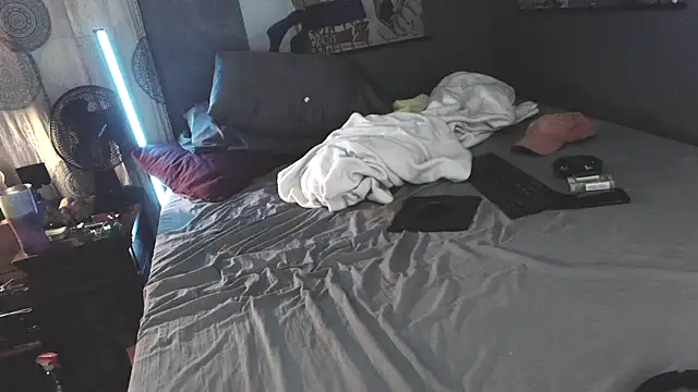 Tommy Love23 online show from 03/28/26, 01:16