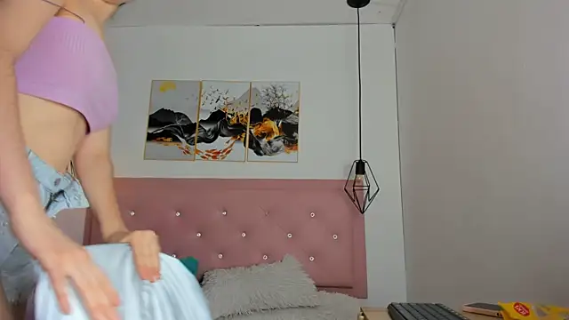 kiara and christy online show from 10/06/25, 12:35