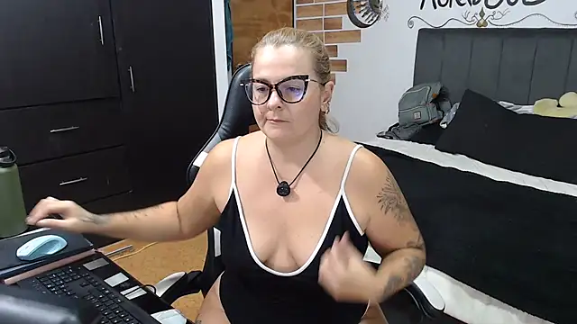 perlagoloza05 online show from 07/14/26, 03:22