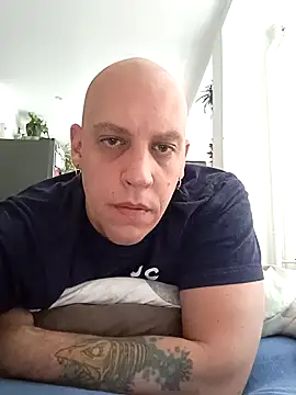 Snapshot of Kobradera1984 chatting on 11/23/25, 10:04 Kobradera1984 online show from 11/23/25, 10:04