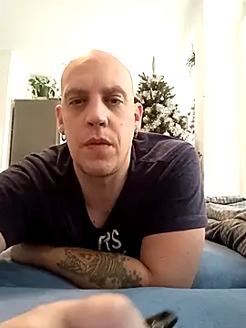 Snapshot of Kobradera1984 chatting on 12/16/25, 09:58 Kobradera1984 online show from 12/16/25, 09:58