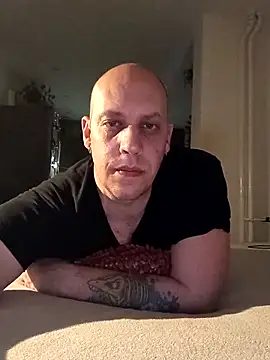 Snapshot of Kobradera1984 chatting on 03/04/26, 10:49 Kobradera1984 online show from 03/04/26, 10:49