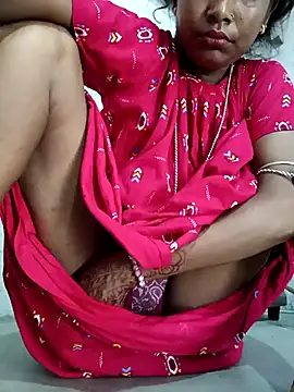 Hotty-romi3 online show from 10/19/25, 01:39