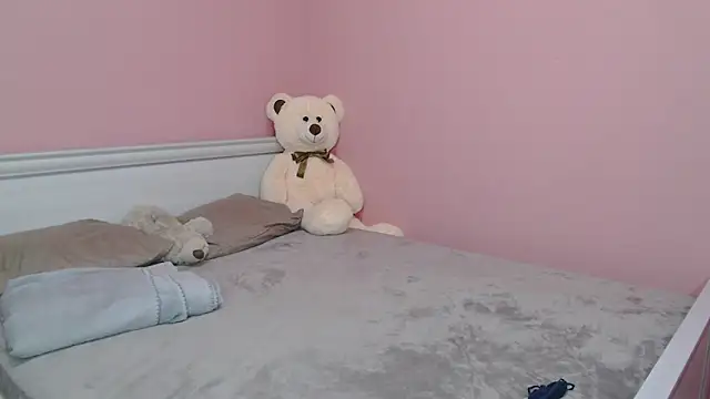  alexandra ray  online show from 11/11/25, 06:13