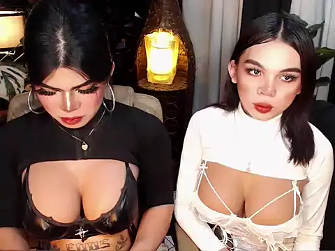 Snapshot of TWINKTRANSSHANEL chatting on 11/07/25, 04:45 TWINKTRANSSHANEL online show from 11/07/25, 04:45