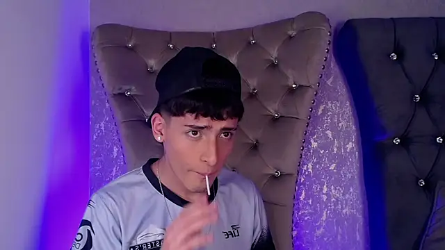 MateoMitchell online show from 11/06/25, 04:46