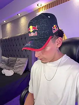 MateoMitchell online show from 04/30/26, 04:19