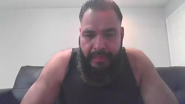 Snapshot of BigJohnBear39 chatting on 10/06/25, 04:54 BigJohnBear39 online show from 10/06/25, 04:54