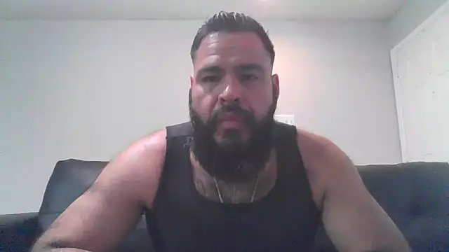 Snapshot of BigJohnBear39 chatting on 10/06/25, 10:51 BigJohnBear39 online show from 10/06/25, 10:51