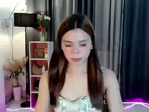 Snapshot of buttycamillex chatting on 05/18/26, 04:13 buttycamillex online show from 05/18/26, 04:13