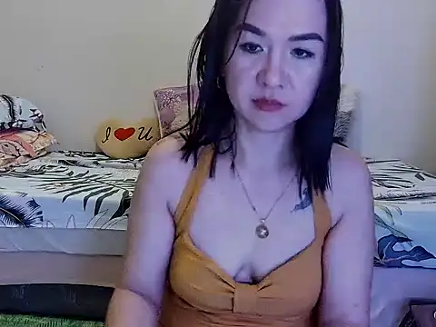 Snapshot of KissHott chatting on 06/19/26, 10:02 KissHott online show from 06/19/26, 10:02