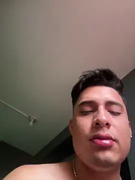 Snapshot of Darelzexxxxxx chatting on 02/18/26, 11:11 Darelzexxxxxx online show from 02/18/26, 11:11